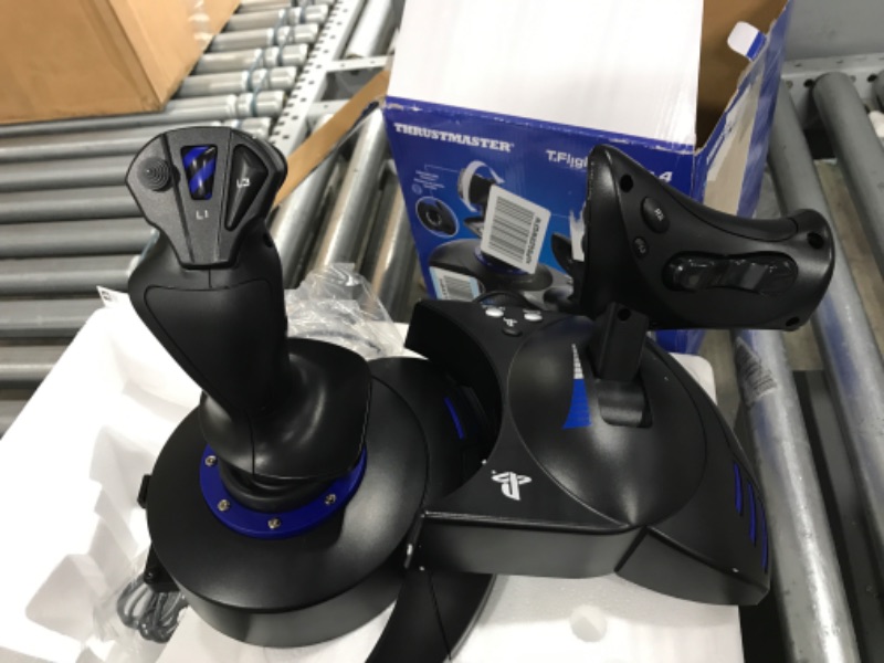 Photo 2 of Thrustmaster T-Flight Hotas 4 (PS4 and PC)