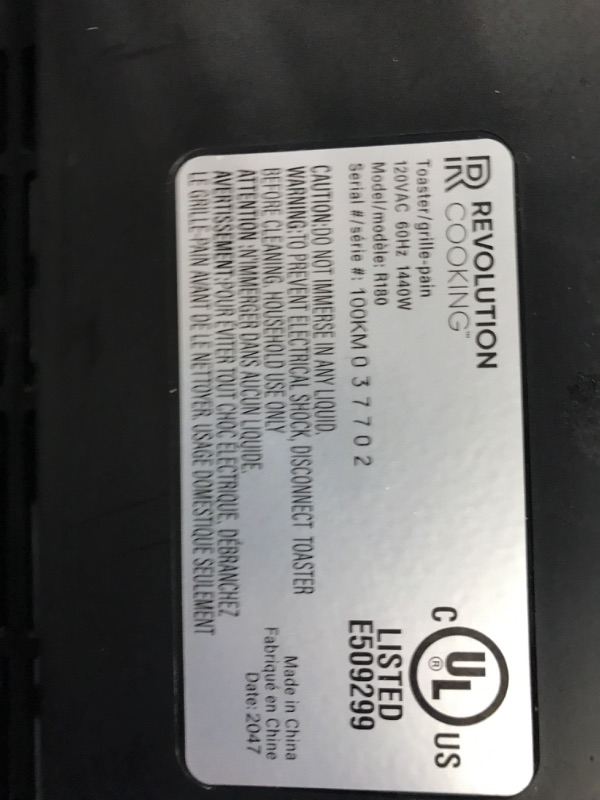 Photo 3 of Revolution InstaGLO R180 (Original) Touchscreen Toaster. Faster, smarter & tastier thanks to InstaGLO heating tech. Featuring high-speed smart settings for perfectly toasted bagels, English muffins, toast, Pop-Tarts and waffles **NEEDS REPAIR**