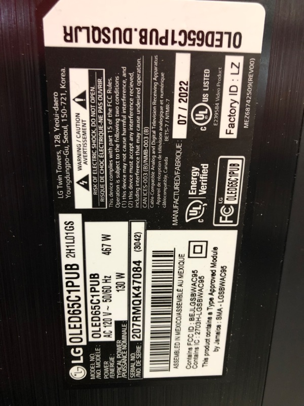 Photo 3 of ***HAS LINES THRU SCREEN**LG OLED C1 Series 65” Alexa Built-in 4k Smart TV, 120Hz Refresh Rate, AI-Powered 4K, Dolby Vision IQ and Dolby Atmos, WiSA Ready, Gaming Mode (OLED55C1PUB, 2021), Black
