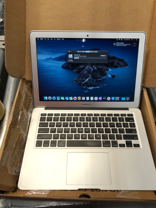 Photo 3 of Early 2015 Apple MacBook Air with 1.6GHz Intel Core i5 (13.3 inch, 8GB RAM, 121GB) Silver 
