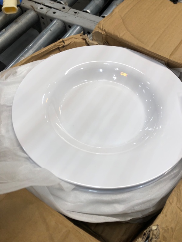 Photo 2 of *damaged plate*
CFS 3303002 Sierrus Melamine Chef Salad / Pasta Bowls, 12", White (Pack of 12) 20-oz. White