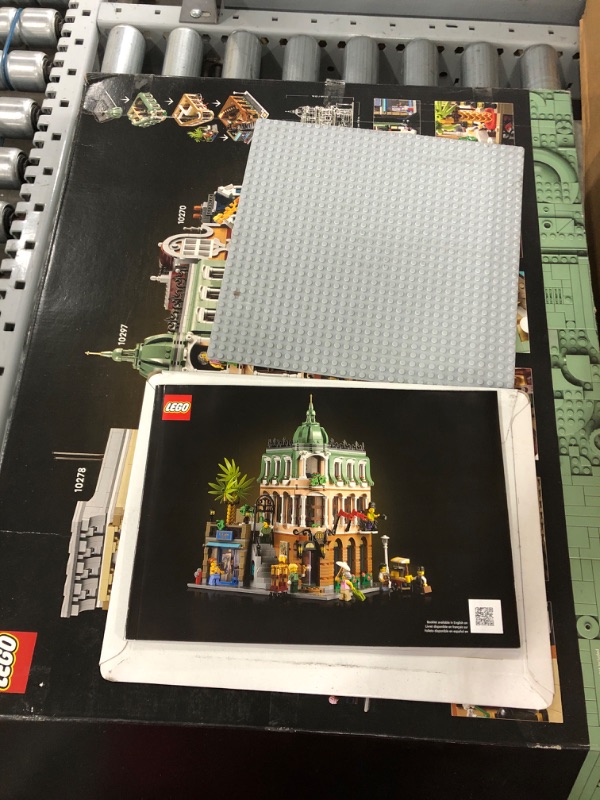 Photo 4 of LEGO Icons Boutique Hotel 10297 Building Set for Adults (3066 Pieces) Frustration-Free Packaging