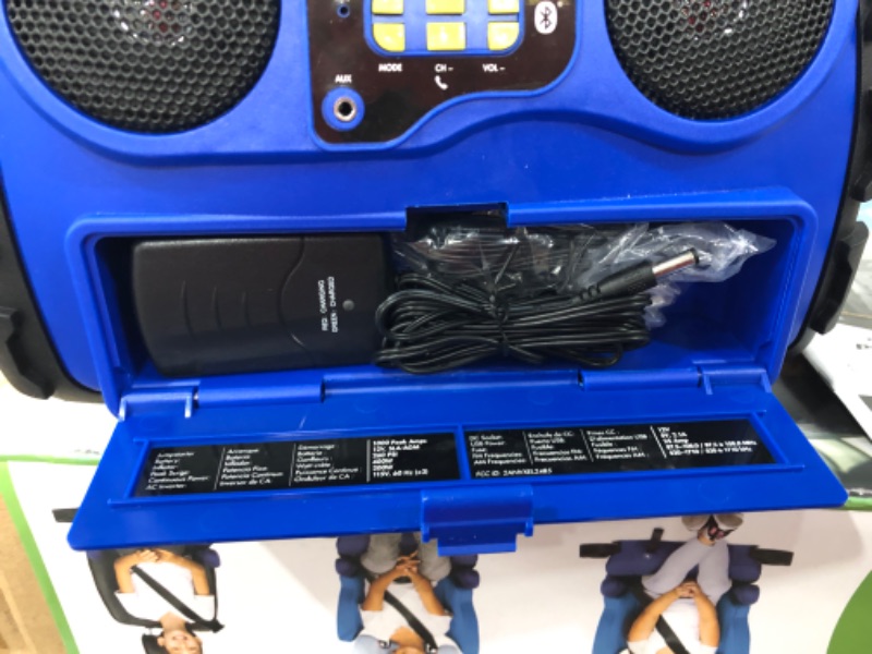 Photo 7 of MICHELIN ML0728 Power Source XR1 Portable 1000 Amps Jump Starter with Air Compressor and 400 Watt Peak Surge Power Inverter and Bluetooth