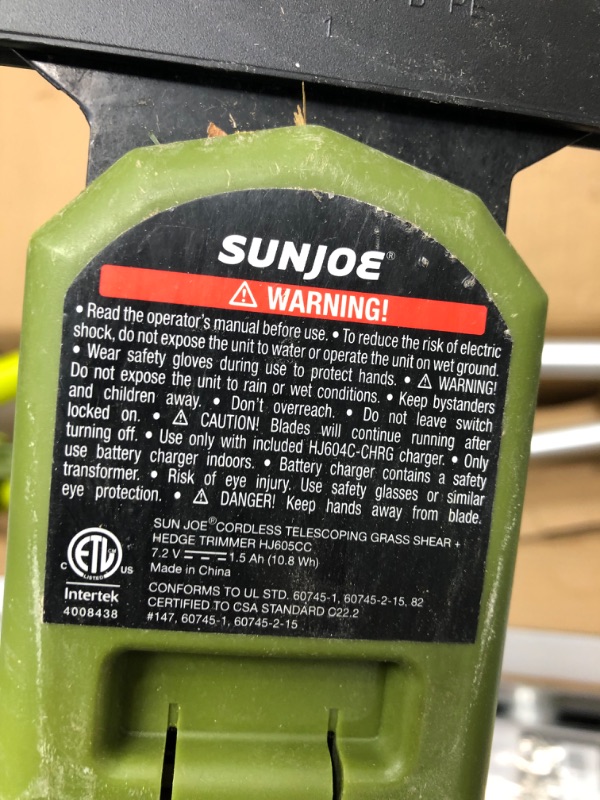 Photo 3 of (INCOMPLETE, DOES NOT FUNCTION)Sun Joe HJ605CC Cordless 2-in-1 Grass Shear + Hedge Trimmer w/Extension Pole, Green
**MISSING BATTERY, DID NOT POWER ON**