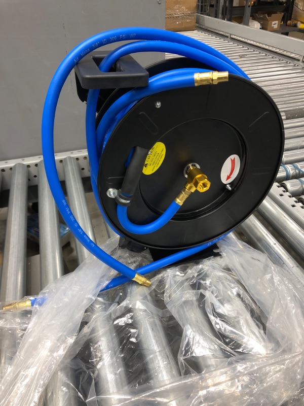 Photo 3 of Aain AA039 Premium Heavy-Duty 3/8 in x 50 ft Air Hose Reel. Wall Mount, Retractable, 300 PSI Flexiable Hybrid Hose, black and blue