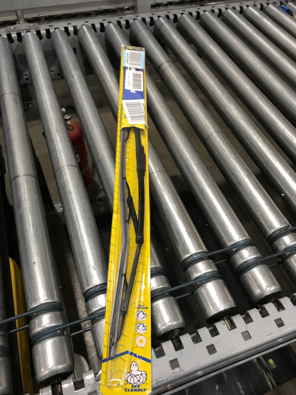 Photo 1 of Michelin 3726 RainForce All Weather Performance Windshield Wiper Blade, 26" (Pack of 1) 26 Inches