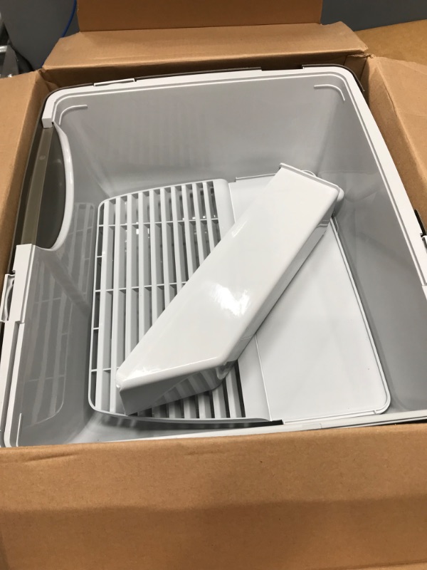 Photo 1 of 
Omega Paw Elite Self Cleaning Litter Box Large EL-RA20-1
