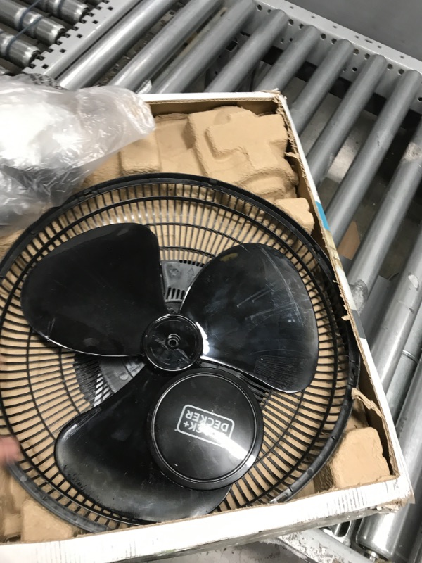 Photo 2 of BLACK+DECKER 16 Inches Stand Fan with Remote
