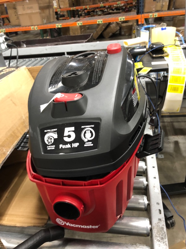 Photo 5 of Vacmaster 4 Gallon 5 Peak HP Wet Dry Shop Vacuum VF408 1101 Red Ideal for Home/Garage/Car
