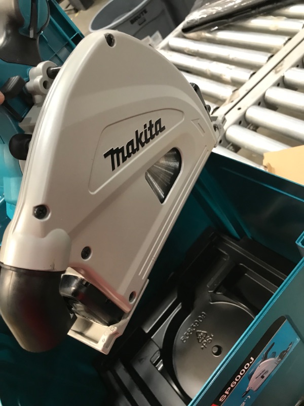 Photo 1 of Makita SP6000J 6-1/2-Inch Plunge Circular Saw