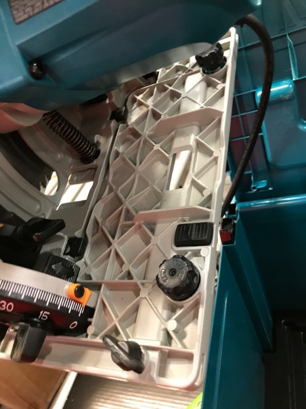 Photo 1 of Makita SP6000J 6-1/2-Inch Plunge Circular Saw