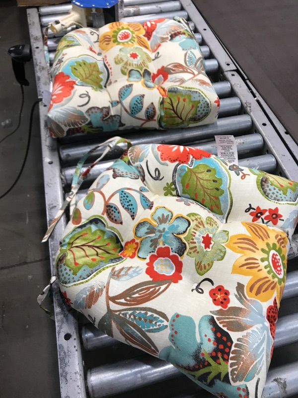 Photo 2 of 
Pillow Perfect Outdoor/Indoor Alatriste Ivory Tufted Seat Cushions (Round Back), 19" x 19", Floral, 2 Piece
