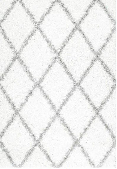 Photo 1 of Shanna Easy Shag White 7 ft. x 9 ft. Area Rug
