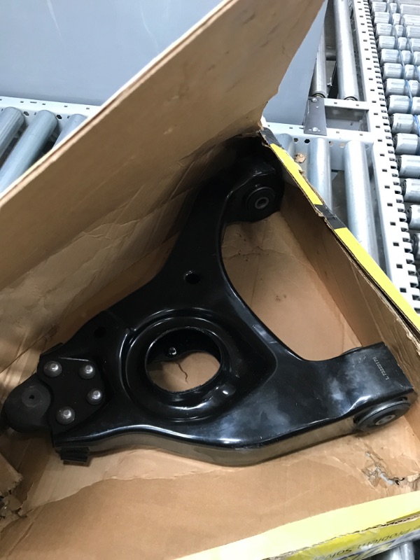 Photo 1 of MOOG RK620265 Control Arm and Ball Joint Assembly