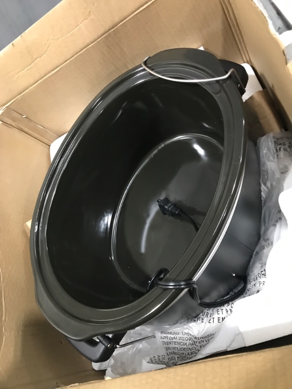 Photo 2 of *DENTED*black + decker slow cooker black