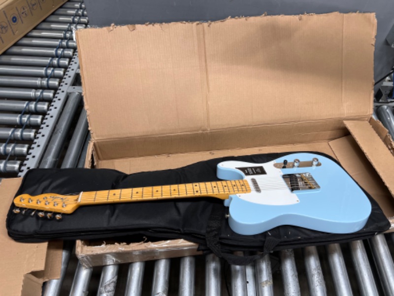 Photo 5 of Fender Vintera '50s Telecaster - Maple Fingerboard - Sonic Blue