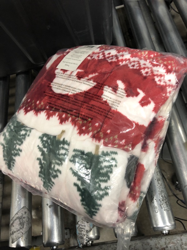 Photo 1 of Eddie Bauer Grizzly Peak Lightweight Throw
