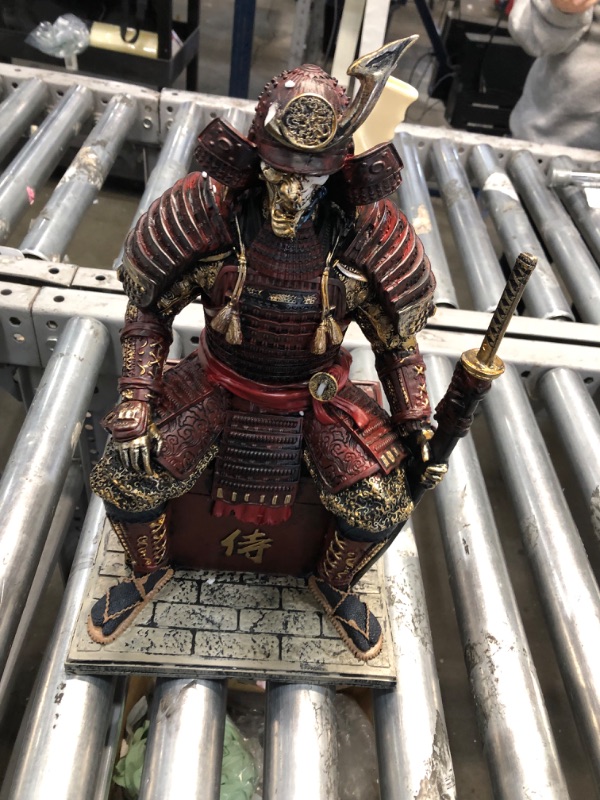 Photo 1 of *MINOR DAMAGE PCS**
LOOYAR Medieval Ancient Samurai Undead Warrior Resin Statue Ornament Figurine Craft for Home Living Room Porch Decoration Office Desk Desktop Table Arrangement Gift (Red Glod)
