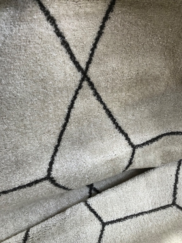 Photo 2 of **used-needs cleaning**
Unique Loom Trellis Frieze Collection Area Rug-Modern Morroccan Inspired Geometric Lattice Design, 7'10" x 10' 0" Ivory/Gray
