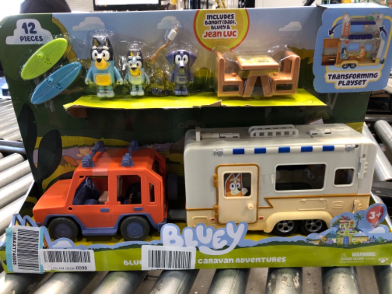 Photo 2 of Bluey Ultimate Caravan Adventures - Caravan Playset and Three 2.5-3" Figures & 4WD Family Vehicle with 2 Surfboards
