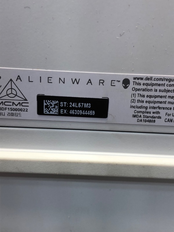 Photo 4 of 2021 Alienware m15 R4 i7-10870H 16GB 1TB SSD 15.6 FHD 144Hz RTX 3070 Light W11
