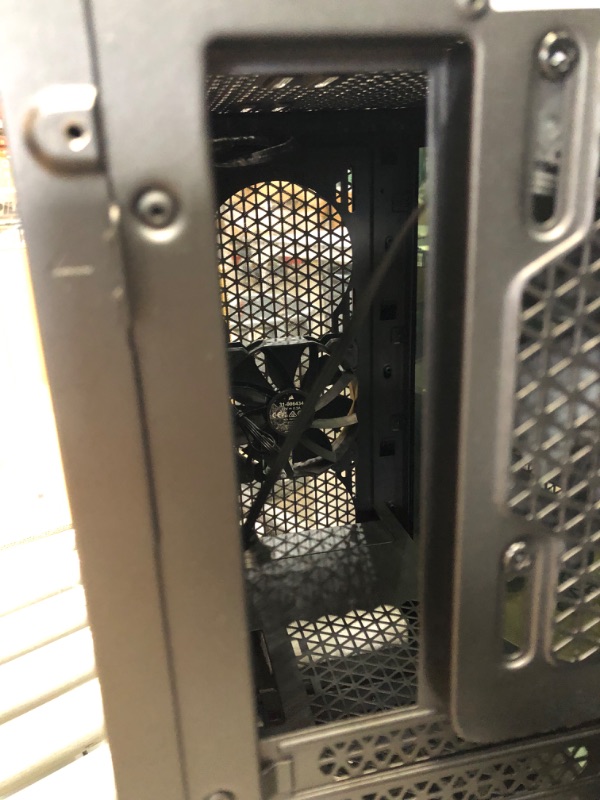 Photo 1 of INCOMPLETE CORSAIR 4000D AIRFLOW TMP GLSS
**WAS NOT ABLE TO REMOVE PANELS, LOOSE MISSING HARDWARE**