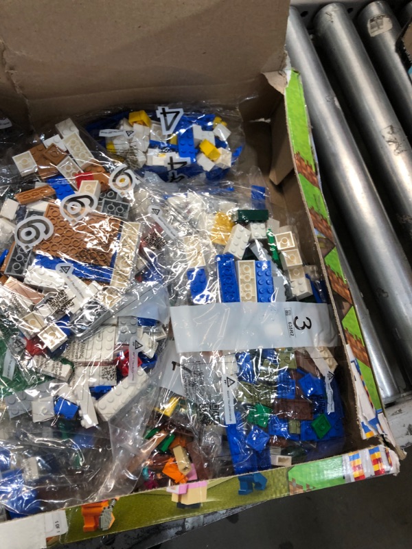 Photo 2 of **opened**
LEGO Minecraft The Llama Village 21188 Building Toy Set for Kids, Girls, and Boys Ages 9+ (1,252 Pieces) FrustrationFree Packaging