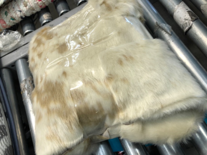 Photo 2 of **used**
 nuLOOM Marcia Machine Washable Faux Cowhide Area Rug, 5' x 6' 7", Off-White 5' x 6' 7" Off-white