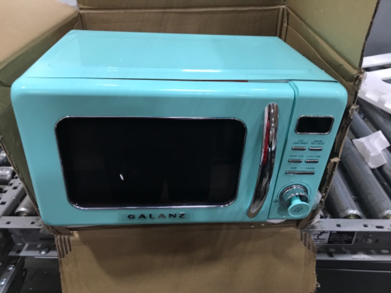 Photo 1 of ***PARTS ONLY ***  Galanz GLCMKZ09GNR09 Retro Countertop Microwave Oven with Auto Cook & Reheat, Defrost, Quick Start Functions, Easy Clean with Glass Turntable, Pull Handle.9 cu ft, Green
