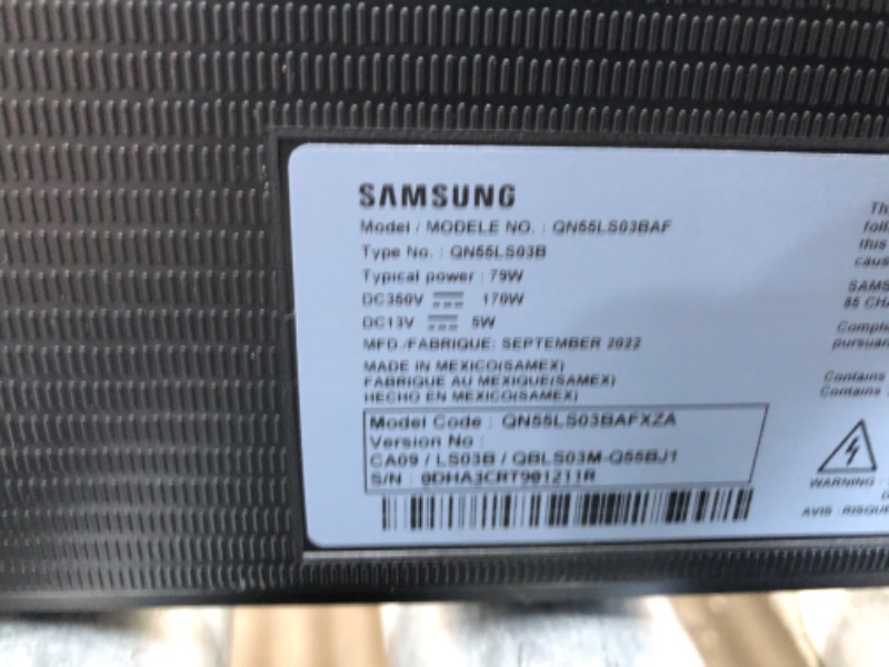 Photo 4 of PARTS ONLY POWERS ON BUT DOES NOT DISPLAY SCREEN DOES NOT LOOK DAMAGED 
SAMSUNG 55-Inch Class QLED 4K LS03B Series The Frame Quantum HDR, Art Mode, Anti-Reflection Matte Display Screen, Slim Fit Wall Mount Included, Smart TV with Alexa Built-In (QN55LS03B