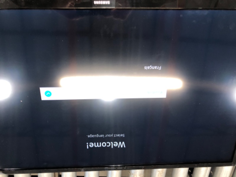 Photo 2 of SAMSUNG 32-inch Class LED Smart FHD TV 1080P (UN32N5300AFXZA, 2018 Model)