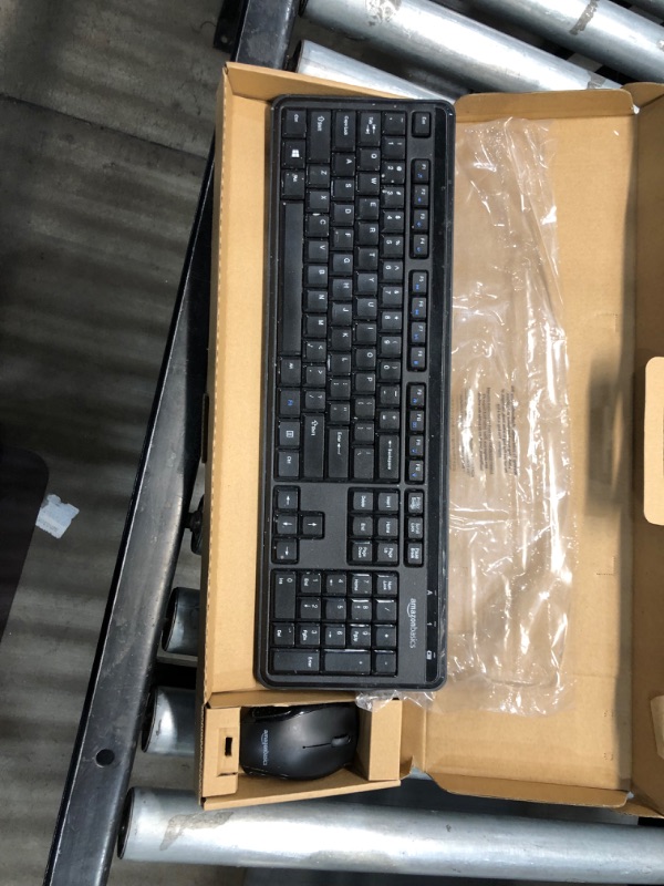 Photo 2 of PARTS ONLY 
Amazon Basics Wireless Computer Keyboard and Mouse Combo - Quiet and Compact - US Layout (QWERTY)