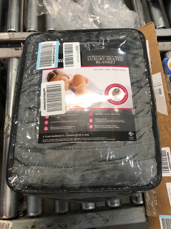 Photo 2 of **SEE NOTES**
Beautyrest Reversible Microlight to Sherpa Electric Blanket (84 inx80 in) Full Grey