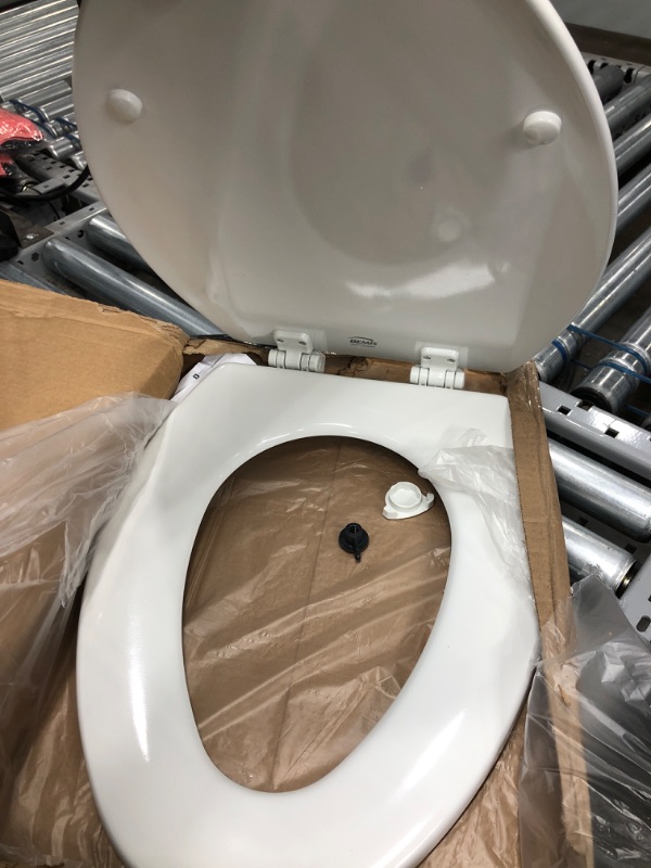 Photo 3 of ***SEE NOTES*** BEMIS 7300SLEC 000 Toilet Seat will Slow Close and Removes Easy for Cleaning, ELONGATED, White 1 Pack Elongated White