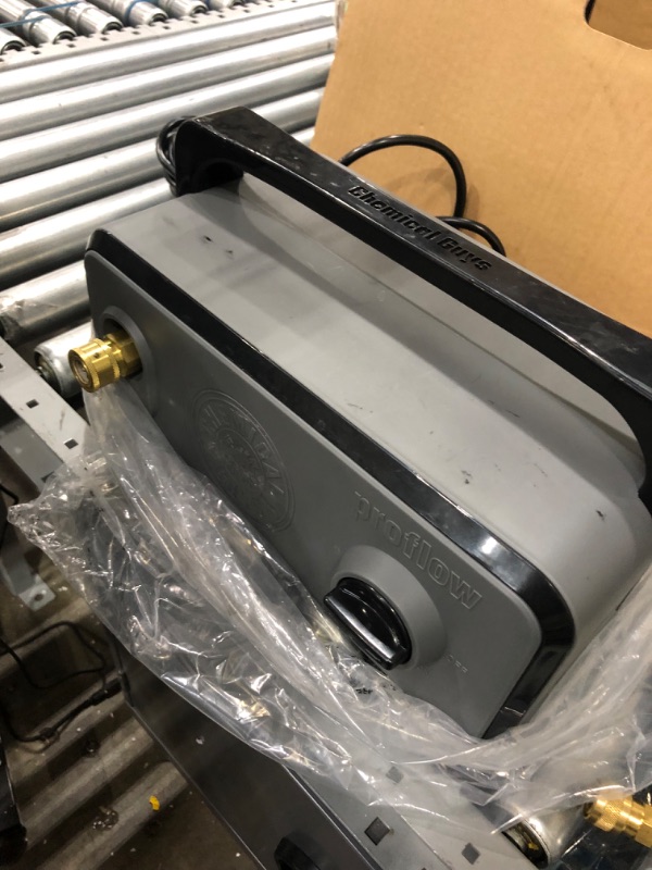 Photo 1 of Chemical Guys EQP408 ProFlow Performance Electric Pressure Washer PM2000, 14.5-Amp Motor 2030 Max PSI, 1.77 GPM, Includes 5 Full Range QC Tips, Cleans Cars, Patios, Driveways, Homes and More , Gray
