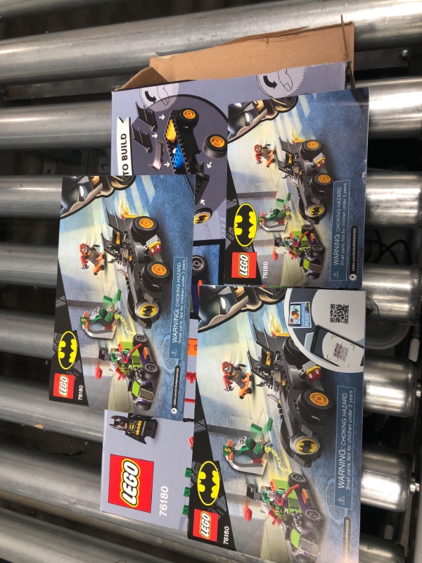 Photo 3 of Lego Batman Vs. The Joker: Batmobile Chase 76180 (136 Pieces)