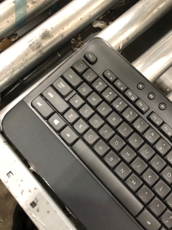 Photo 1 of Logitech MK545 Advanced Wireless Keyboard and Mouse Combo MK545 Keyboard and Mouse