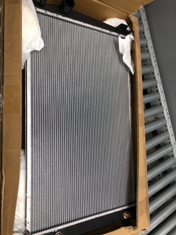 Photo 2 of Denso 221-3162 Radiator