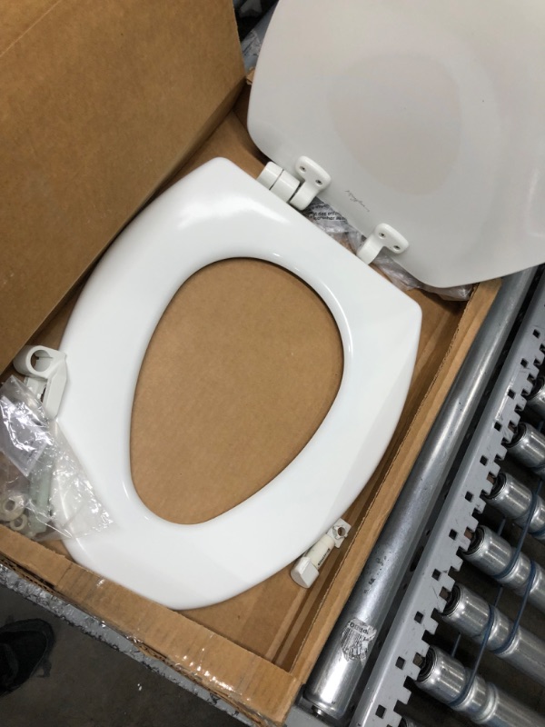 Photo 3 of **DAMAGED ITEM, PARTS ONLY!!!
MAYFAIR 1843SLOW 000 Lannon Toilet Seat will Slow Close and Never Loosen, ELONGATED, Durable Enameled Wood, White White 1 Pack Elongated Toilet Seat
