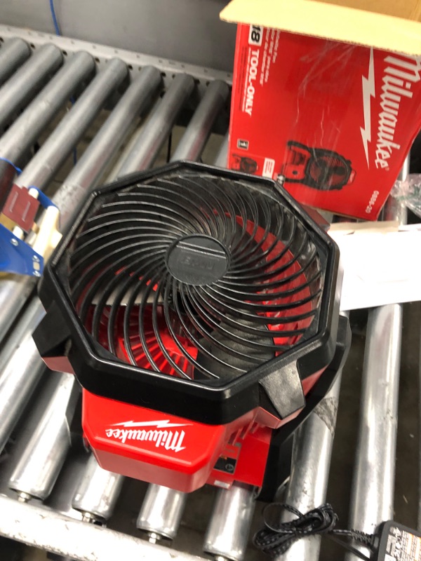 Photo 2 of **not functional, does not stay on**
Milwaukee 0886-20 M18 Jobsite Fan