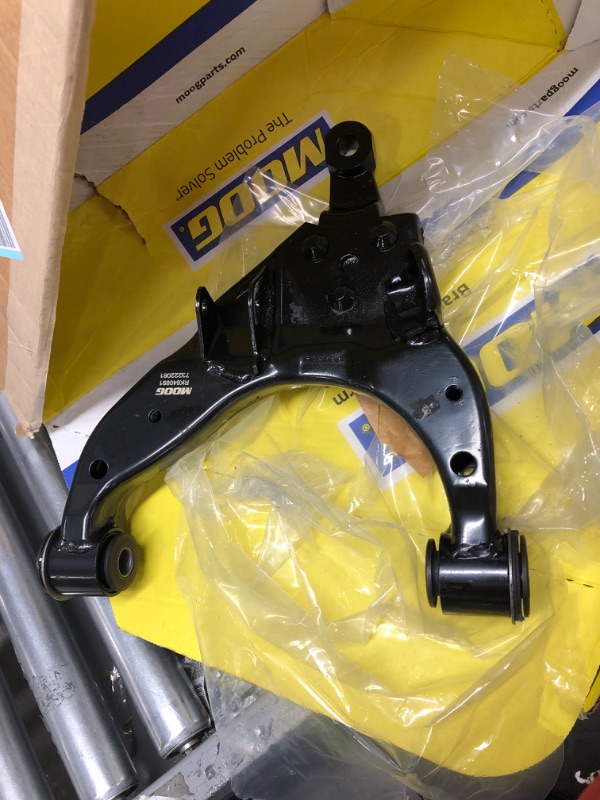 Photo 1 of MOOG RK640891 Control Arm
