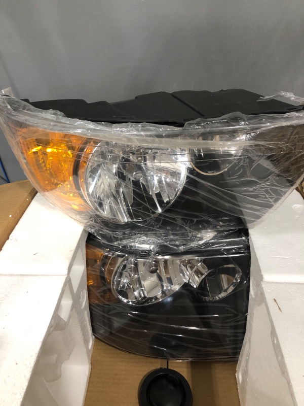 Photo 2 of DWVO Headlight Assembly Compatible with 2003 2004 2005 2006/03 04 05 06 Ford Expedition (Black Housing Clear Lens)