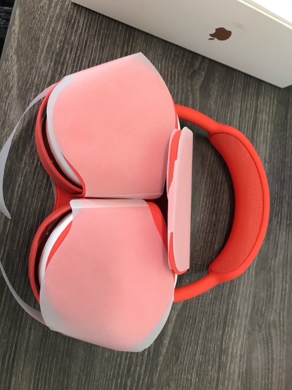 Photo 2 of LIKE NEW!! Apple AirPods Max - Pink
