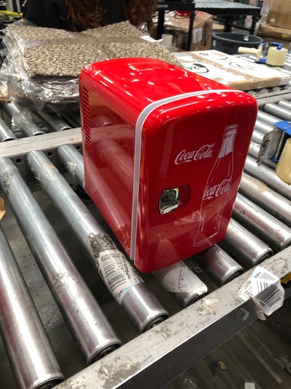 Photo 2 of 4 litres coke FRIDGE