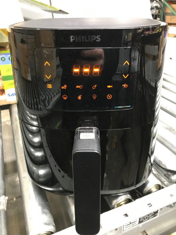 Photo 3 of *Tested* Philips Essential Digital Airfryer-Compact with Rapid Air Technology (1.8lb/4.1L capacity)- HD9252/91 Compact Digital Airfryer