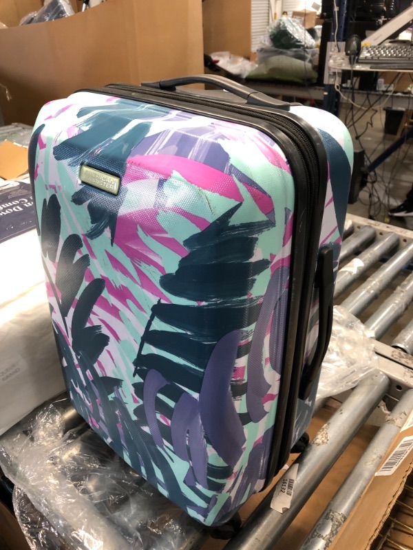 Photo 3 of **used**
American Tourister Moonlight Hardside Expandable Luggage with Spinner Wheels, Palm Trees, Carry-On 21-Inch Carry-On 21-Inch Palm Trees