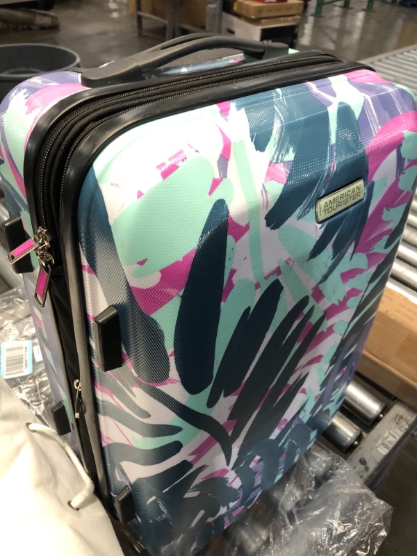 Photo 4 of **used**
American Tourister Moonlight Hardside Expandable Luggage with Spinner Wheels, Palm Trees, Carry-On 21-Inch Carry-On 21-Inch Palm Trees