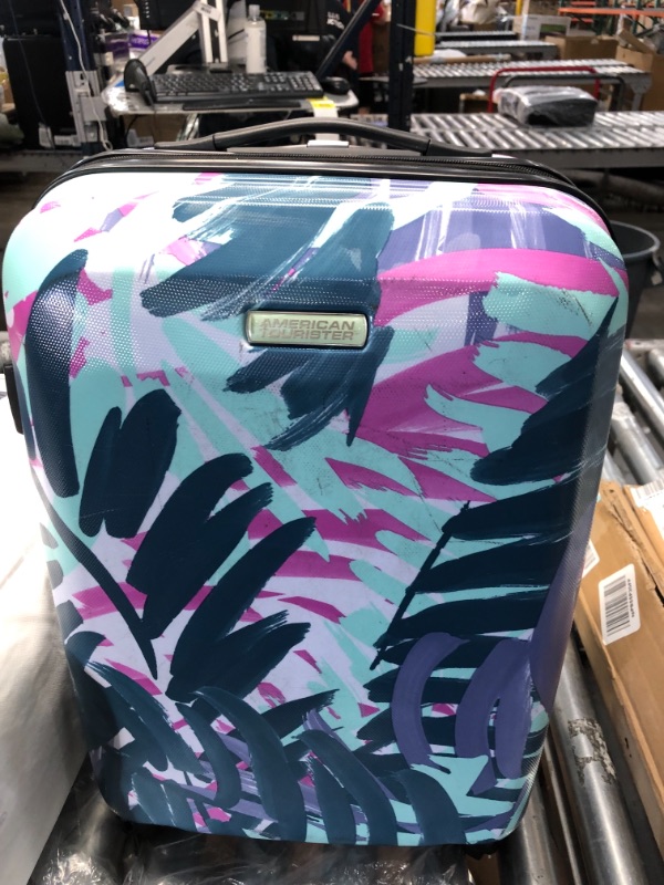 Photo 5 of **used**
American Tourister Moonlight Hardside Expandable Luggage with Spinner Wheels, Palm Trees, Carry-On 21-Inch Carry-On 21-Inch Palm Trees