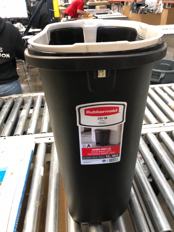 Photo 2 of **missing lid**
Rubbermaid Classic 13 Gallon Step-On Trash Can with Lid, Black Waste Bin for Kitchen Black Step On