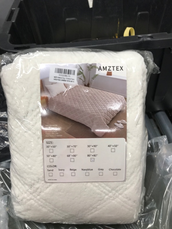 Photo 2 of 
AMZTEX Waterproof Dog Bed Blanket Warm Sherpa Fleece Soft Anti-Slip Pet Bed Cover for Sofa Couch Furnitures Protector
Size:68x80 Inch (Pack of 1)
Color:Ivory